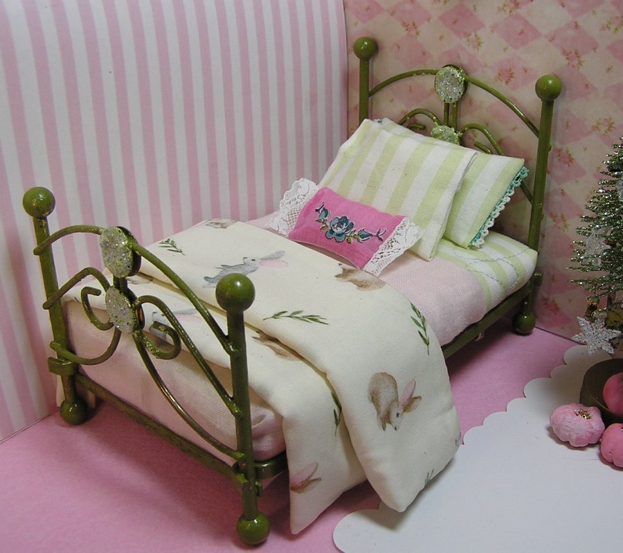 Bed Single Iron Antique Green Enamel - Click Image to Close